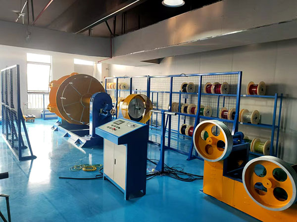 PLC变频控制笼绞高速绕包机LJ400-1+6GR型