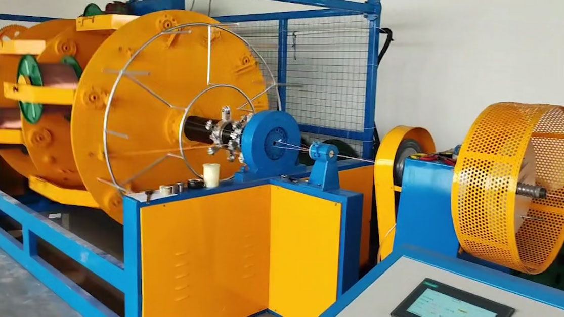 安装在广水环通电子科技有限公司PLC成缆机CL500-1+12GR型生产试机现场