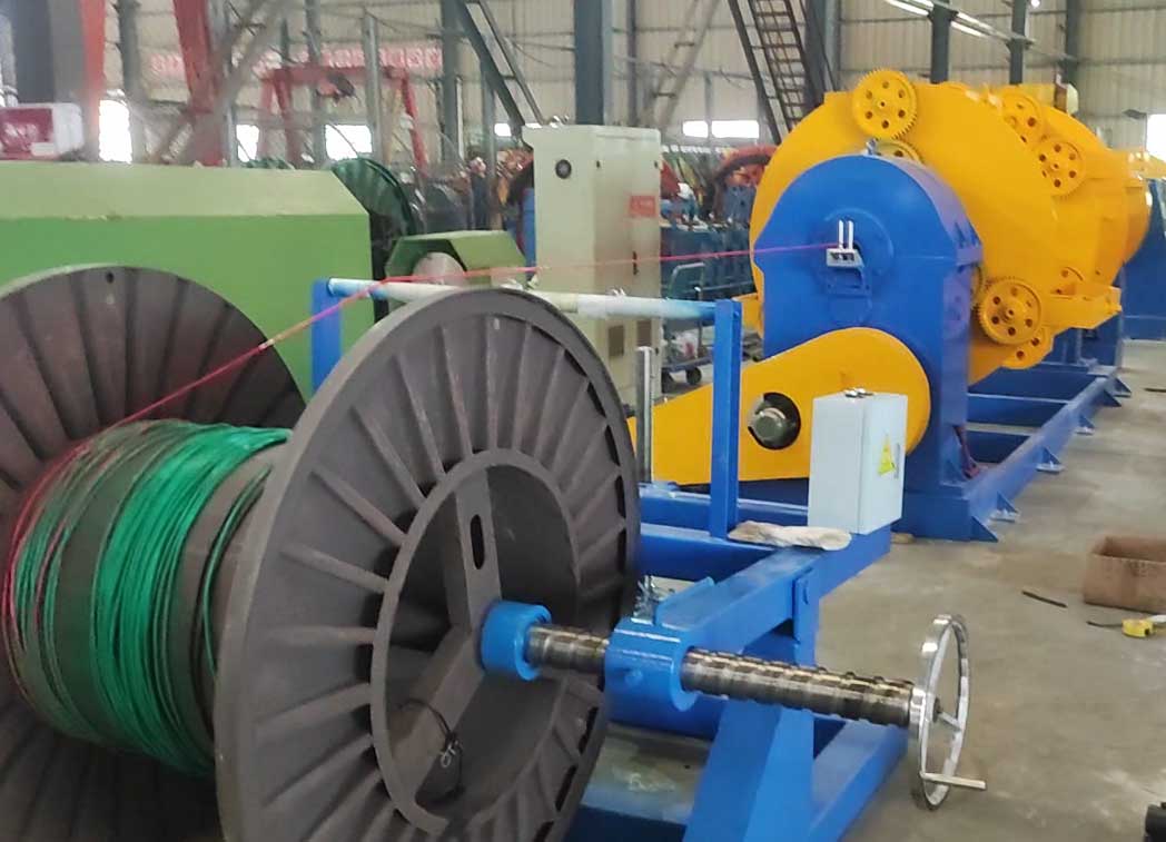 安装在四川华西九方电缆有限公司成缆机CL630-1+6GDR型生产;现场