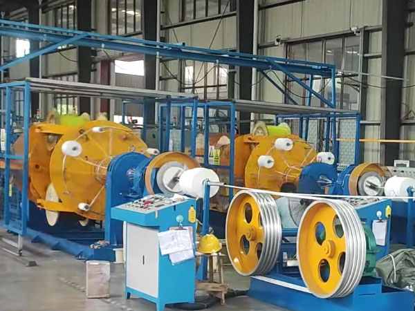 安装在湖北东联航空线缆电器股份有限公司成缆机CL630-1+6GR型生产现场