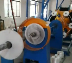 安装在汉成线缆有限公司叉绞单层高速绕包机组CJ630-1+6GR型一套生产现场