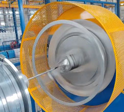 安装在盛隆电器电缆厂高速同心双层钢带铠装绕包机GSTKR600型