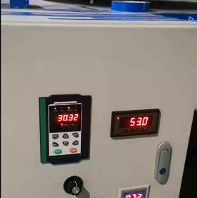 山东皓翔机电有限公司磁粉式钢带复绕机CGFR700-700型生产现场